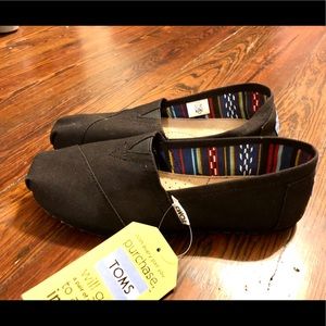 black toms